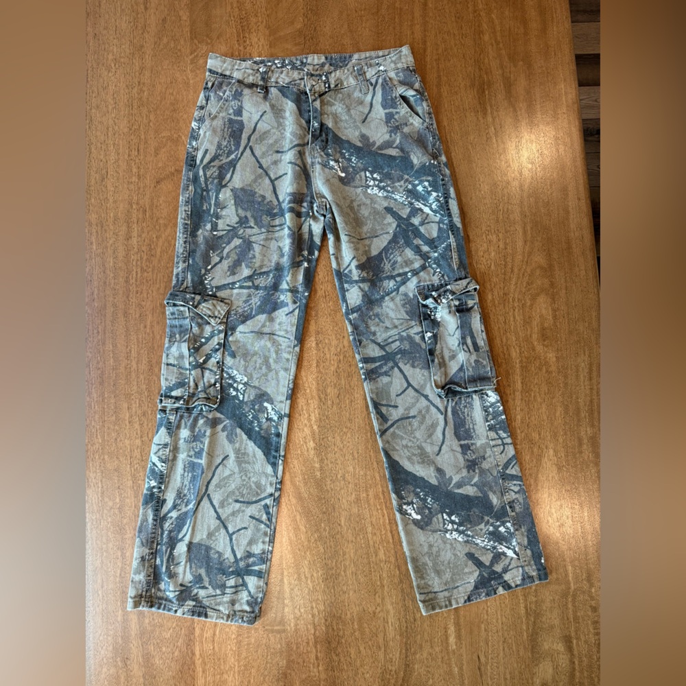 Women’s Camo Cargo Pants